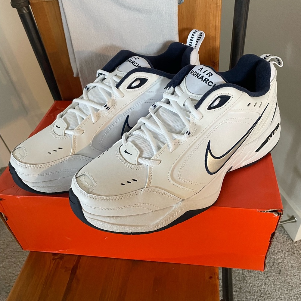 Nike Air Monarch IV